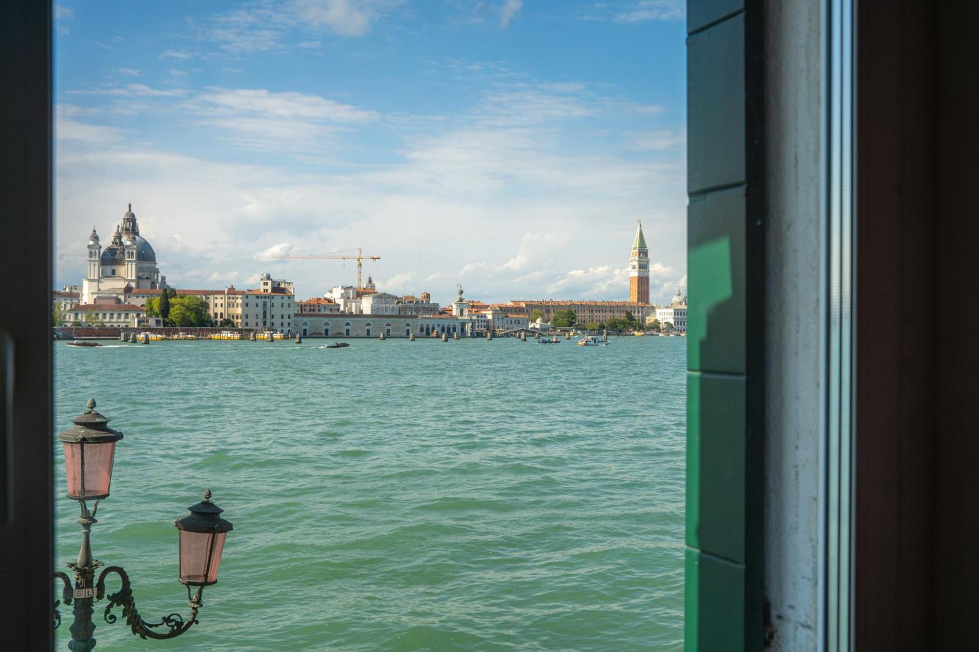 3 Windows On St Mark - Waterfront Apartment Venezia Eksteriør bilde
