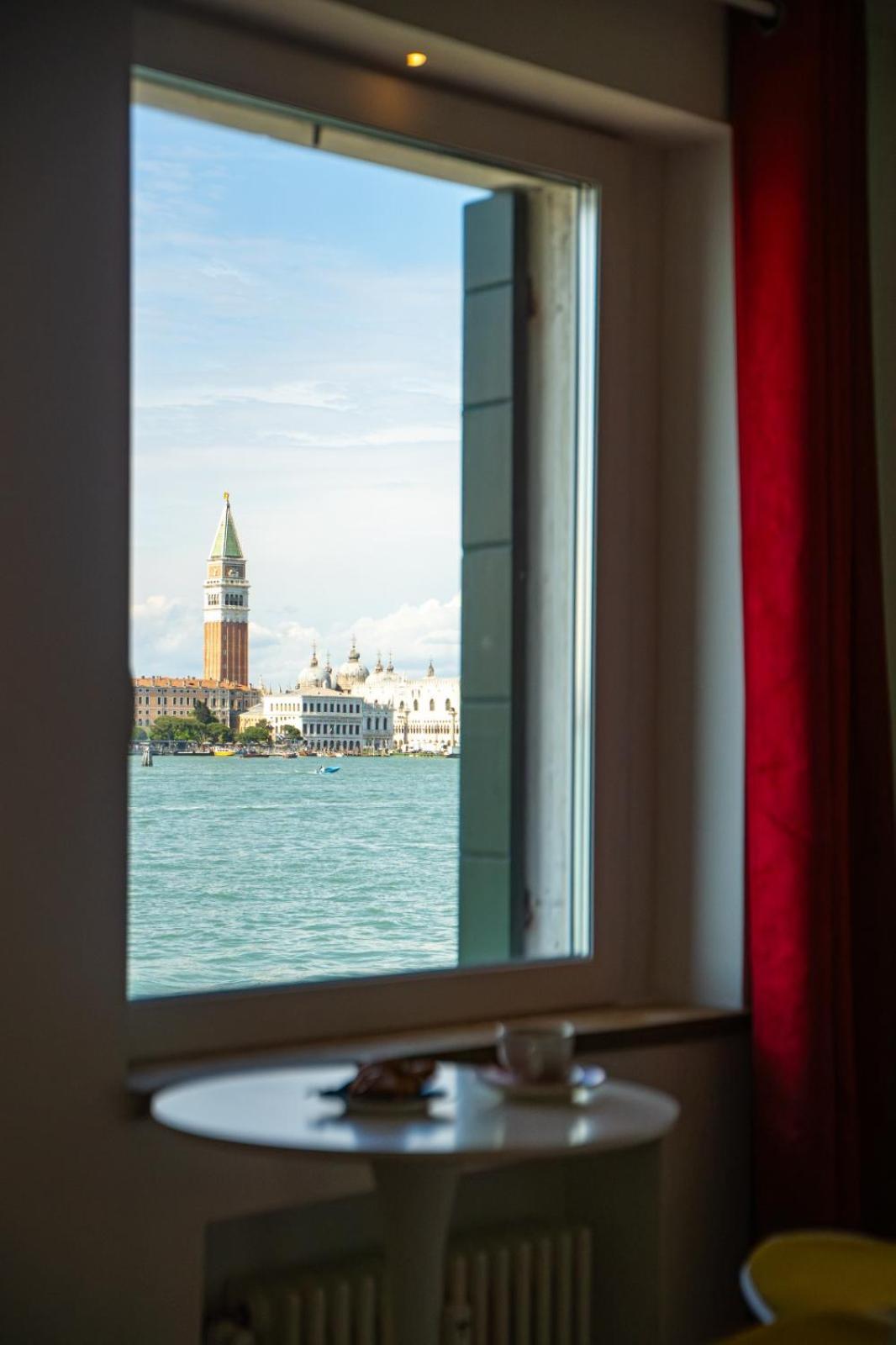 3 Windows On St Mark - Waterfront Apartment Venezia Eksteriør bilde