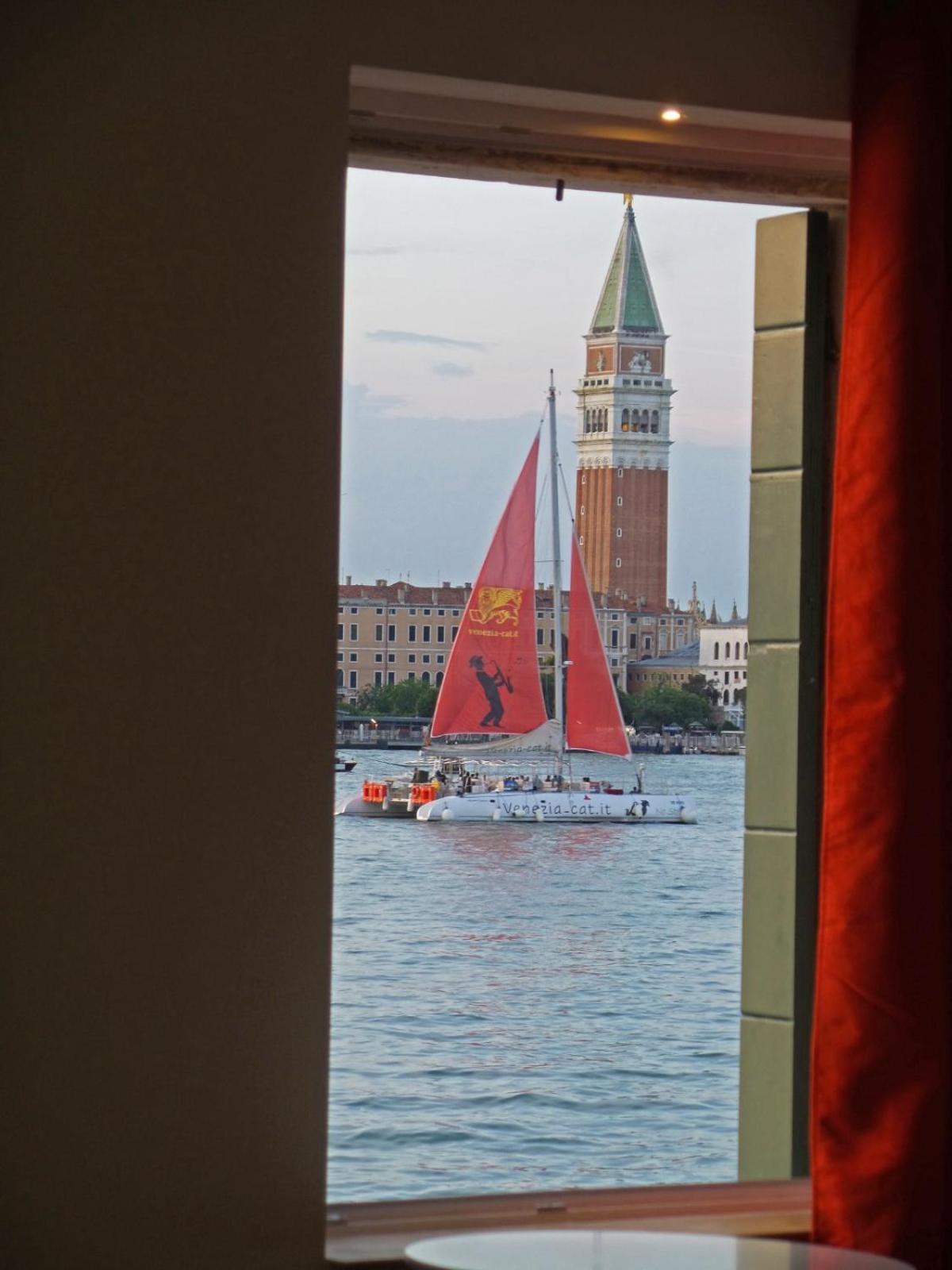 3 Windows On St Mark - Waterfront Apartment Venezia Eksteriør bilde